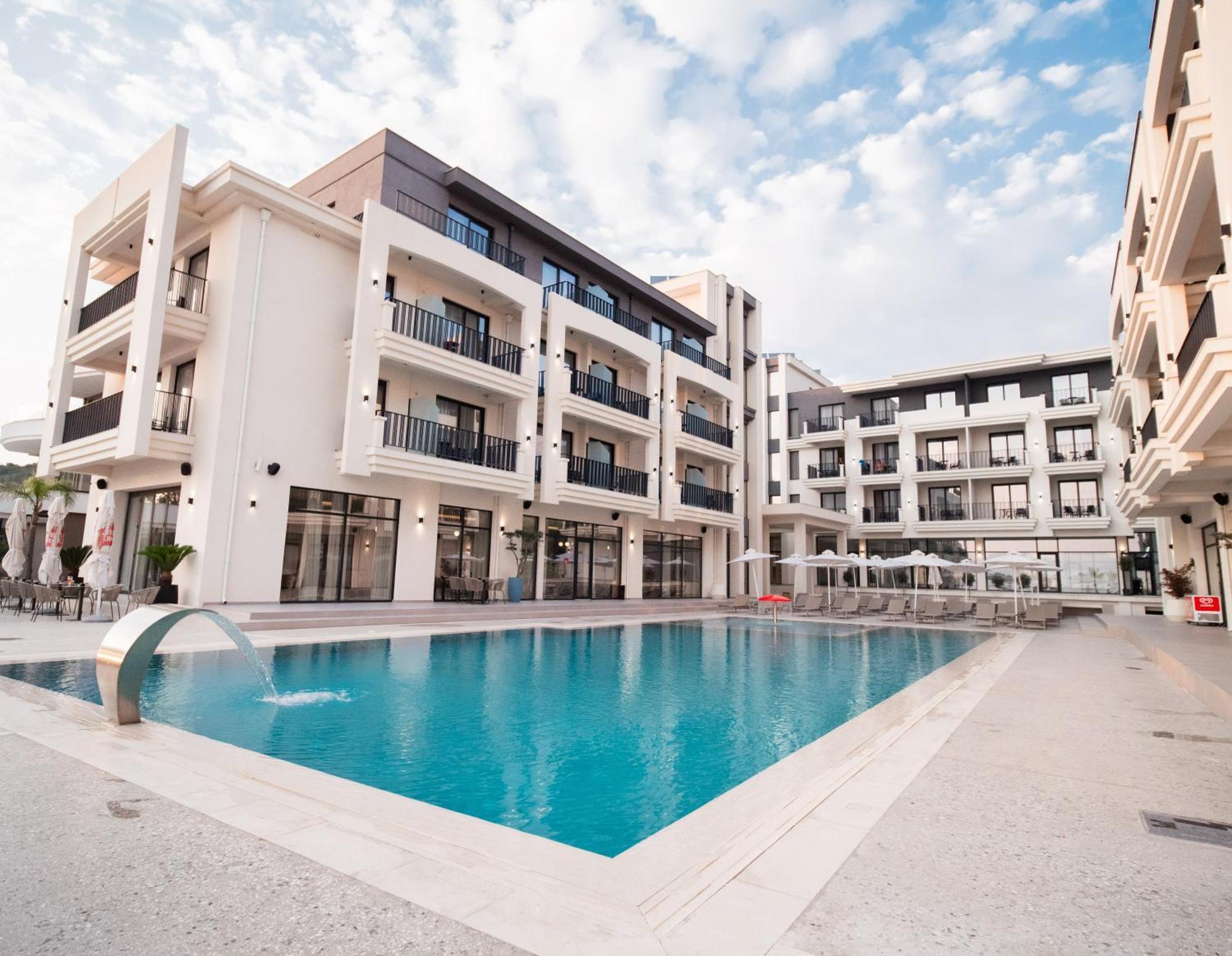 Jost Caravel Hotel Radhime Exterior photo